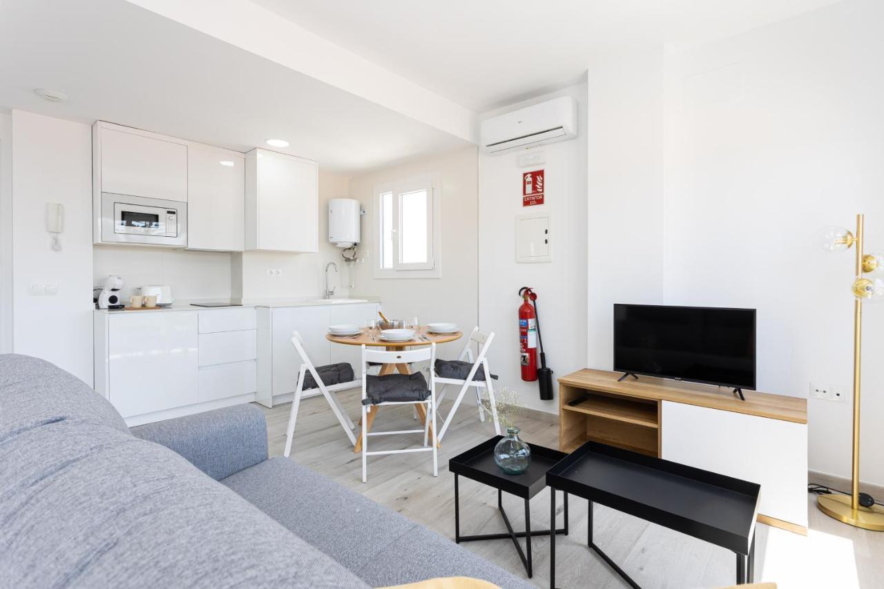 Apartamentos La Pelusa มาลากา ภายนอก รูปภาพ