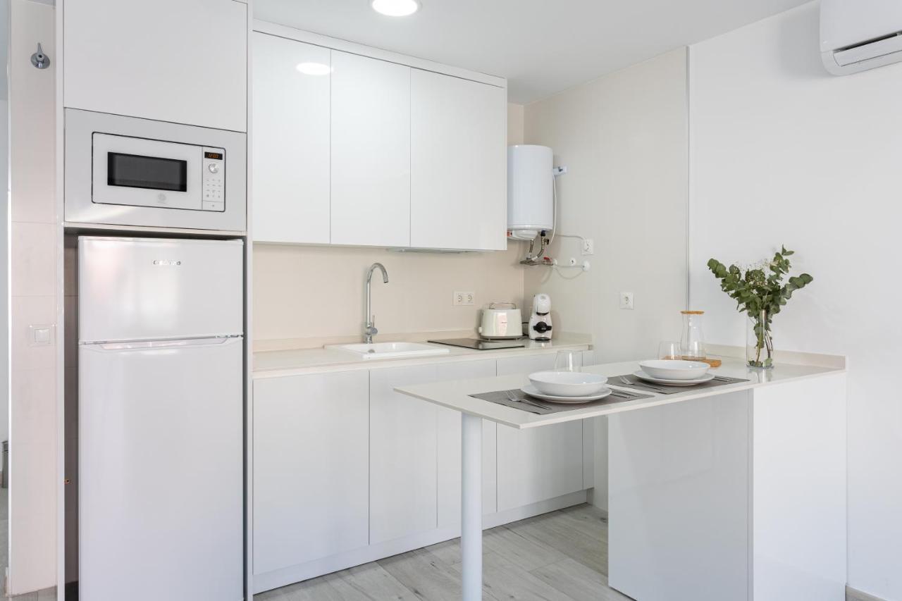 Apartamentos La Pelusa มาลากา ภายนอก รูปภาพ