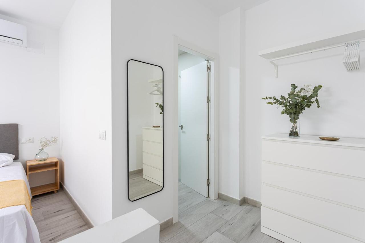 Apartamentos La Pelusa มาลากา ภายนอก รูปภาพ